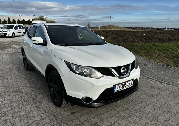 Nissan Qashqai cena 45999 przebieg: 196000, rok produkcji 2015 z Tychowo małe 301